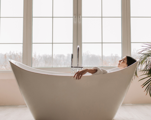 Top 5 bath products for relaxation and stress relief in a luxurious setting